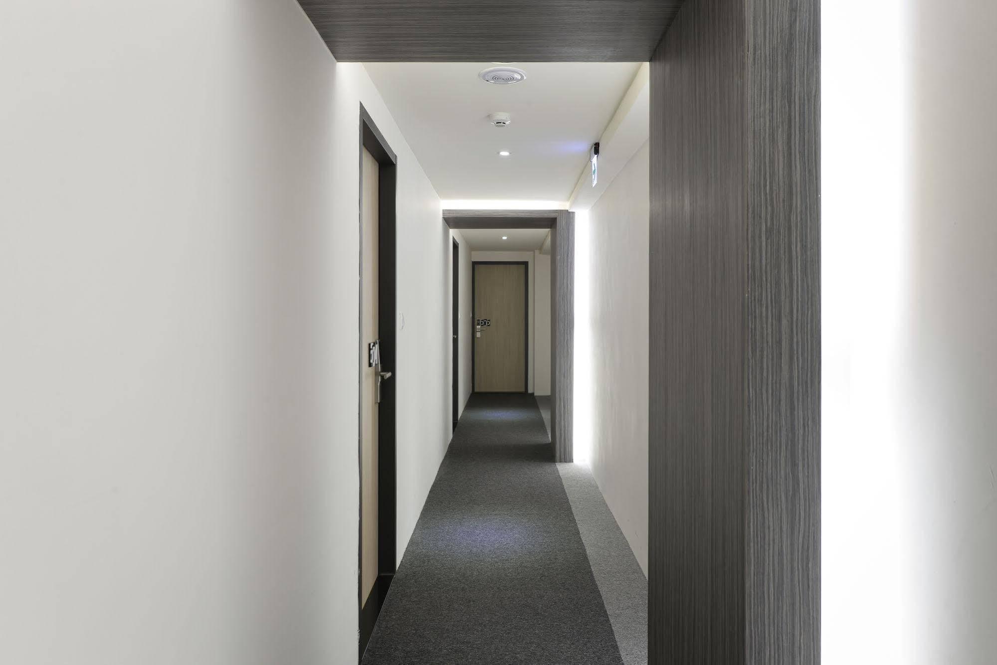 Trans Inn Taichung Dış mekan fotoğraf
